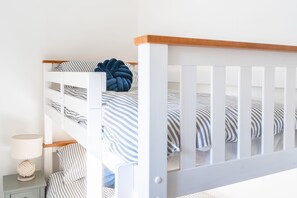 3 chambres, fer et planche à repasser, accès Internet, draps fournis