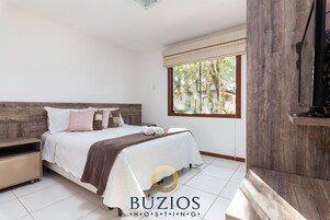 4 habitaciones, decoración personalizada y muebles diferentes 