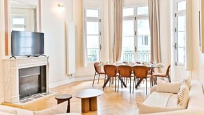 TV - Modern, air-conditioned apartment - Arc de Triomphe (Paris)
