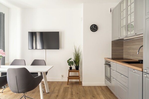 Apartment | Private kitchenette | Electric kettle - RentPlanet - Apartament Stawowa (Wroclaw)