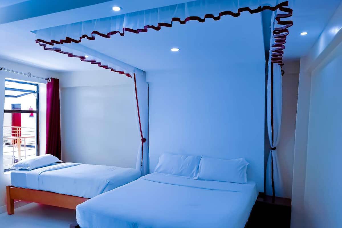 Family Room, Balcony | In-room safe, desk, laptop workspace, soundproofing
