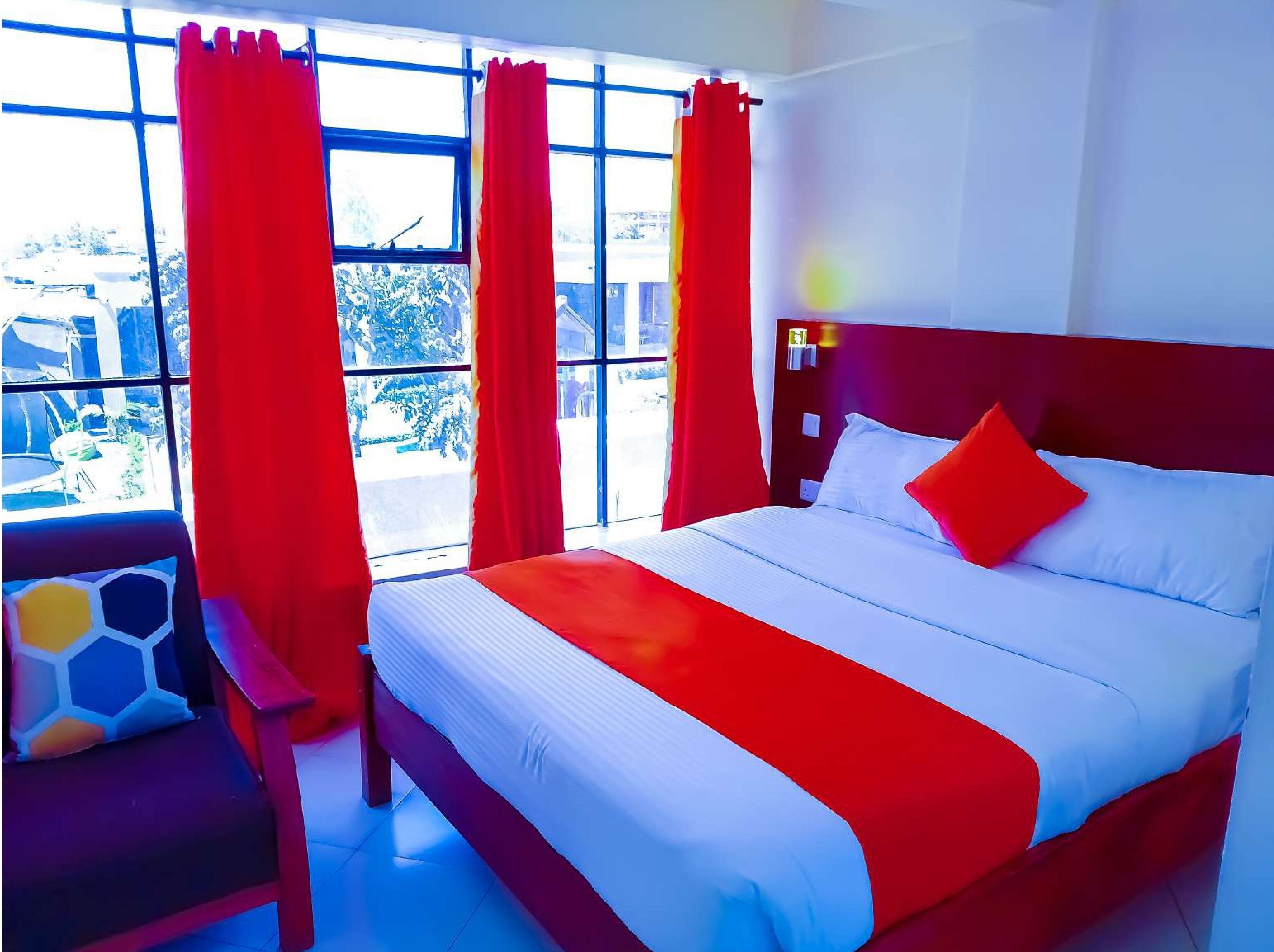 Habitación individual estándar, balcón | Caja fuerte, escritorio, espacio para trabajar con un portátil