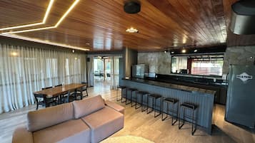 酒吧(店内)