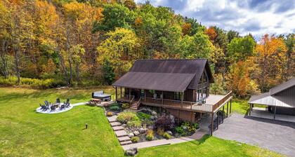Renovated 5BR Home, Sauna, Hot Tub, Firepit