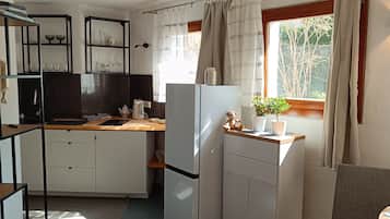 Frigorífic, placa de cuina, cafetera i tetera i bullidora elèctrica