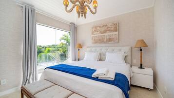 Deluxe House, 4 Bedrooms, Private Pool, Lakeside | 4 bedrooms, individually decorated, individually furnished