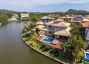 Maison Deluxe, 4 chambres, piscine privée, au bord du lac | Piscine | Piscine intérieure, piscine extérieure