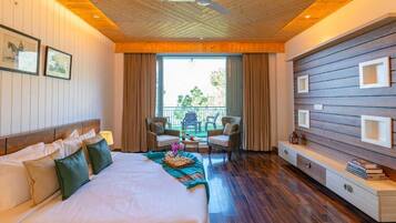 Deluxe Double or Twin Room, Hill View | Desk, laptop workspace, free WiFi