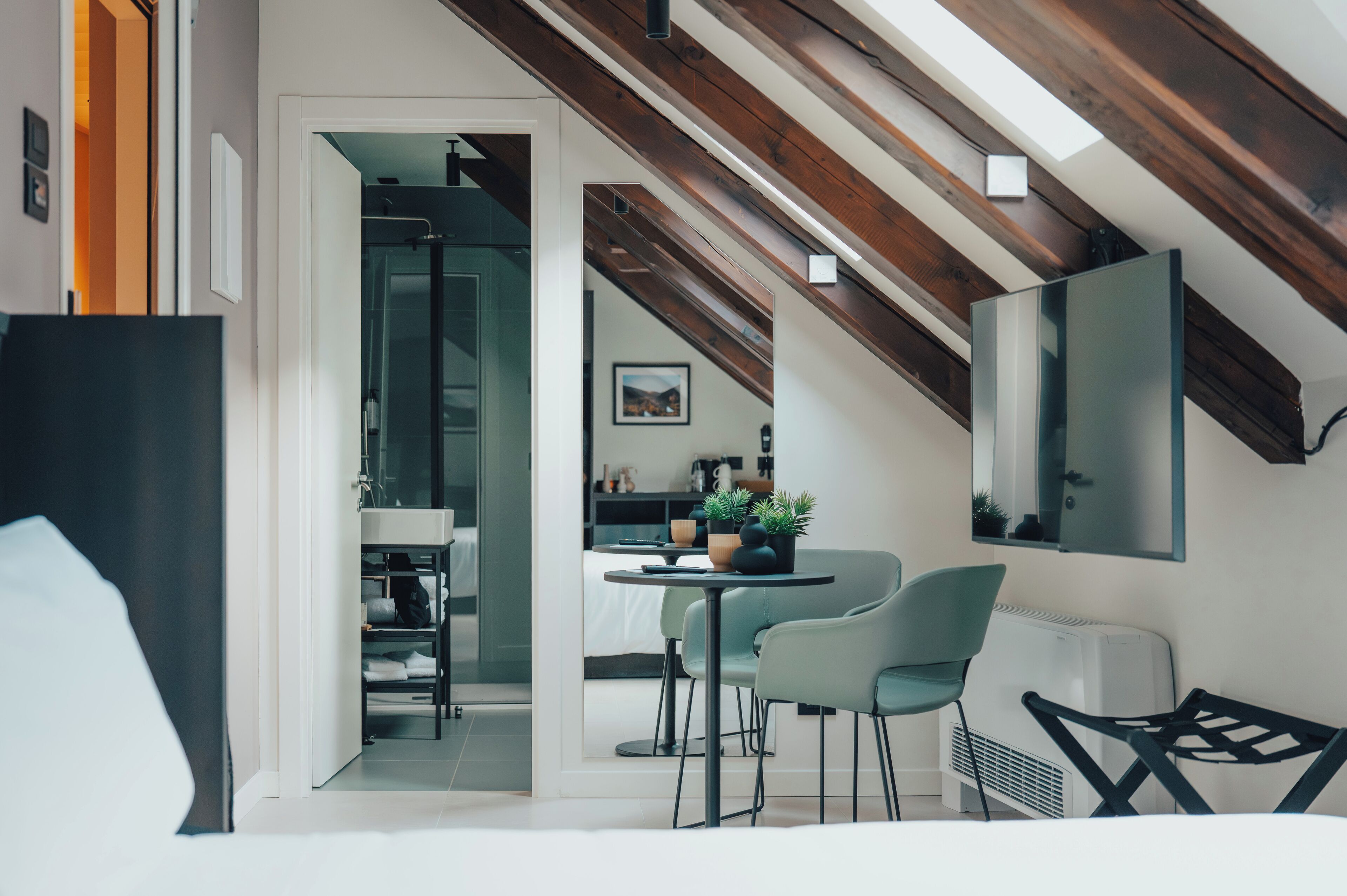 Dobbelt- eller tomannsrom – superior | Safe på rommet, lydisolert, strykejern/-brett og wi-fi (inkludert)