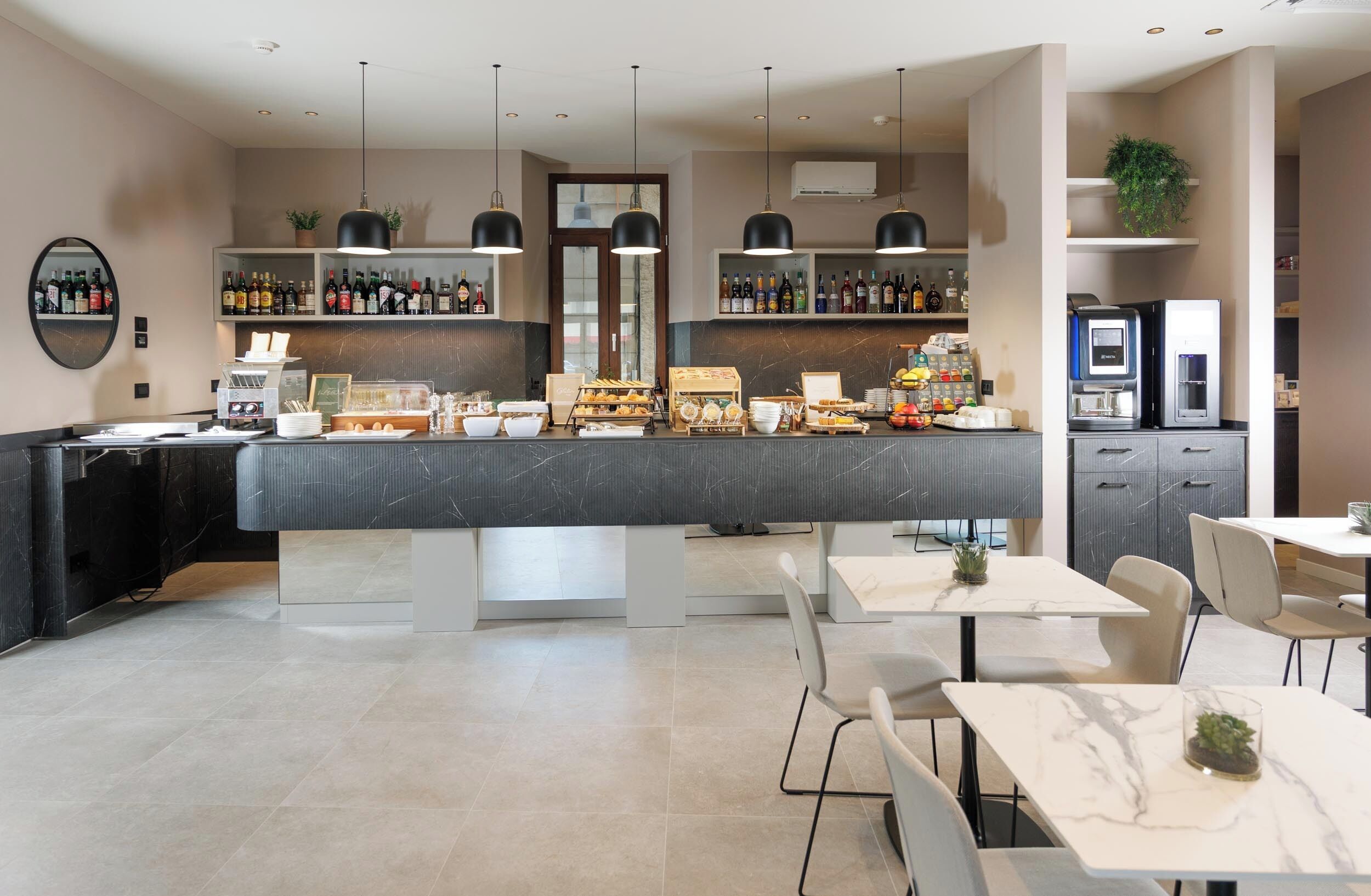 Tägliches inbegriffenes kontinentales Frühstück