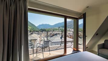 Deluxe Double Room, Balcony, City View | In-room safe, soundproofing, iron/ironing board, free WiFi