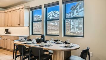 Condo, 3 Bedrooms | Dining