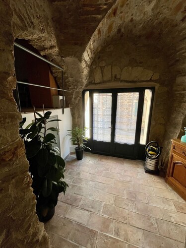 April' House
Maison de ville a Neffiès, pour 8 personnes.
Animaux acceptés.