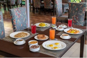 Daily buffet breakfast (INR 550 per person)