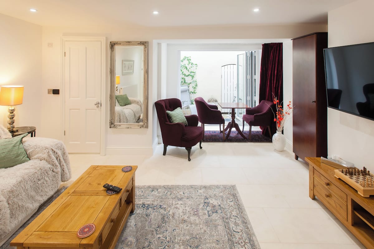 Appartement | 1 chambre, bureau, fer et planche à repasser