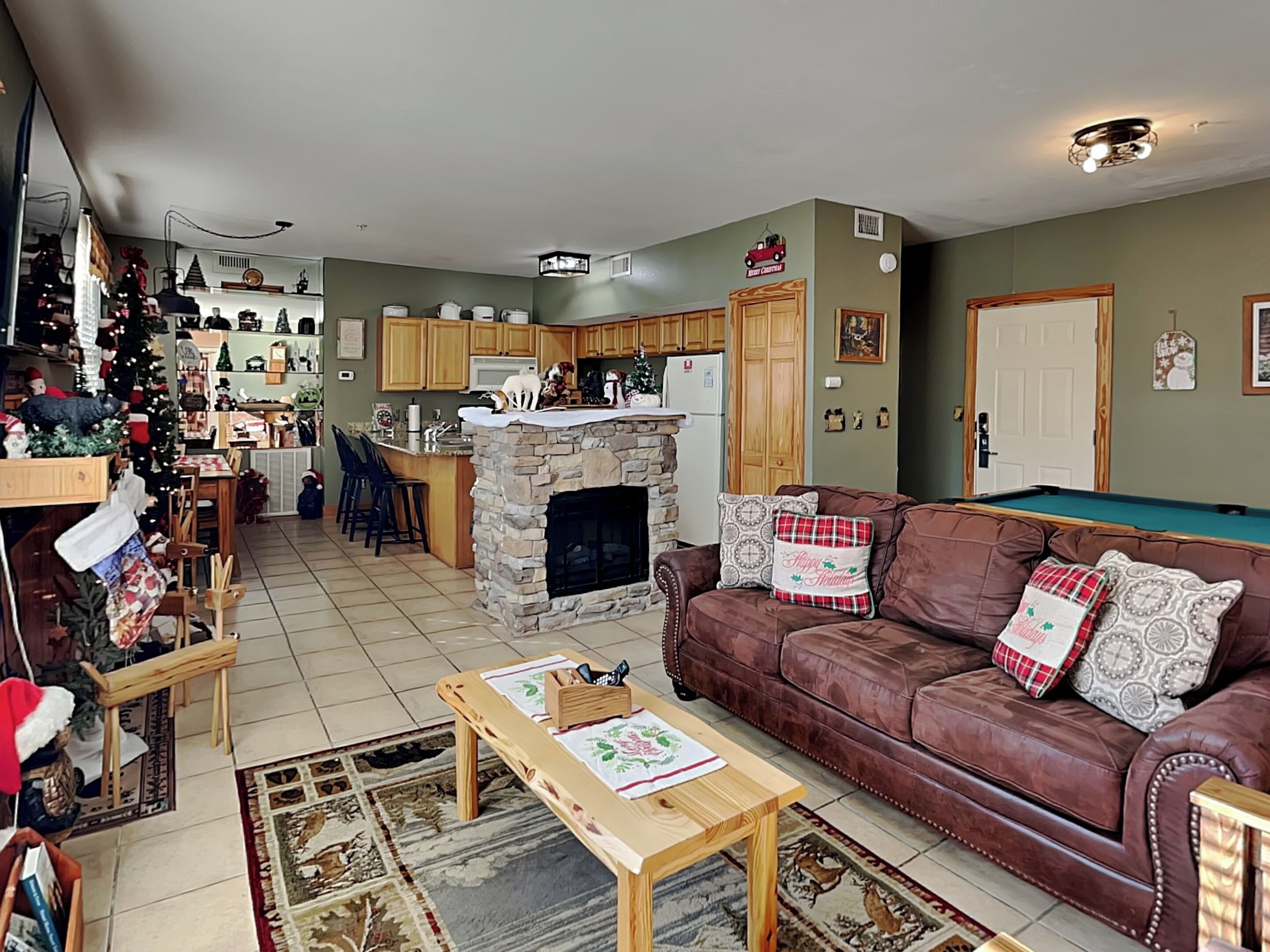 Up To Par 3211 | Billiards, Resort Pools + Hot Tub - Sevierville, TN