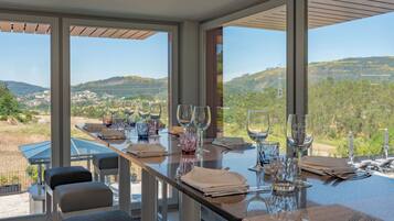 2 restoran, melayani sarapan, makan siang; sajian masakan Italia