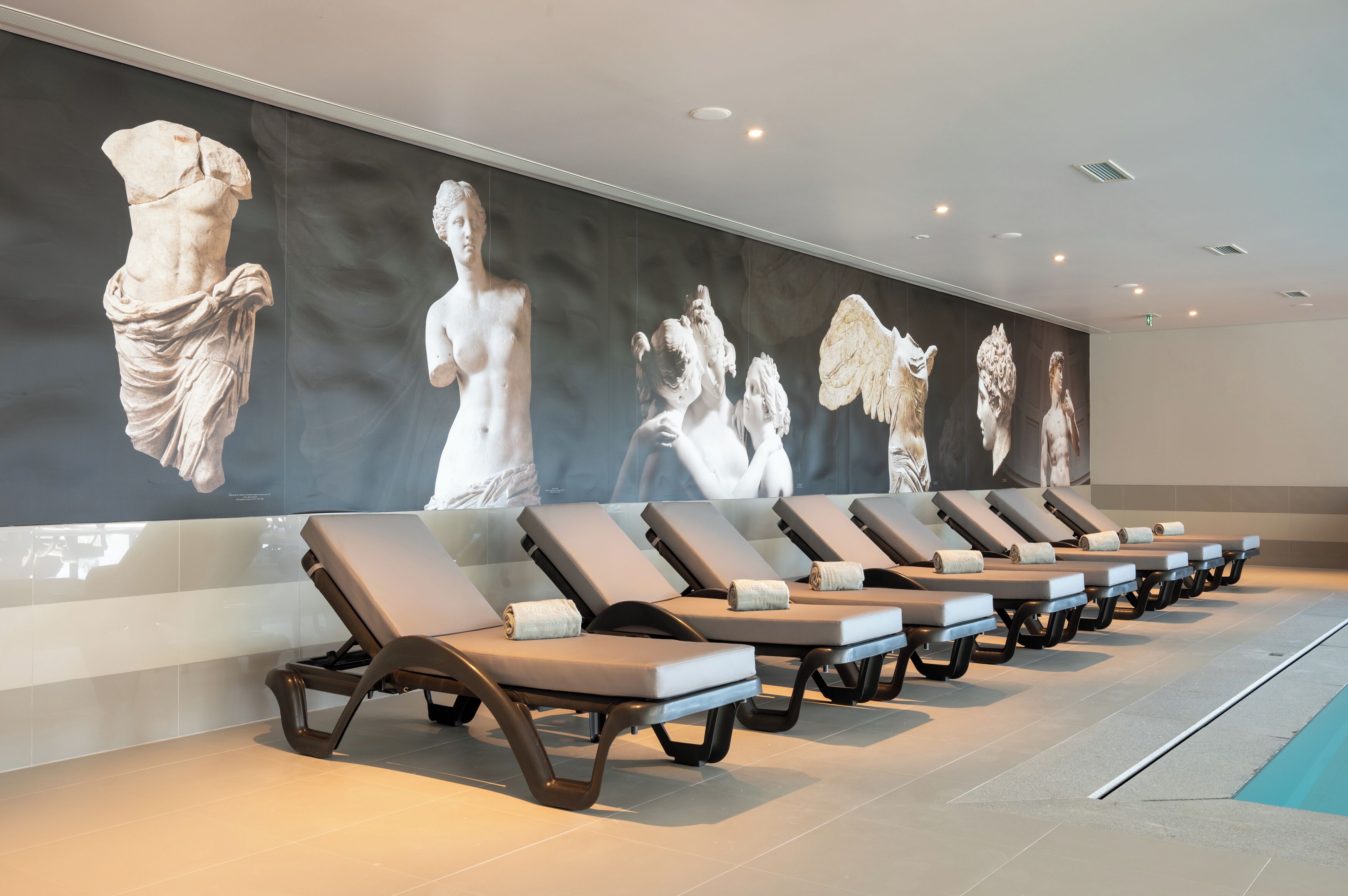 Piscine couverte, piscine extérieure