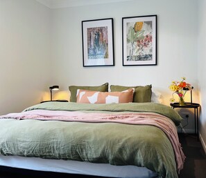 2 bedrooms, iron/ironing board, WiFi, bed sheets