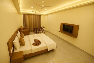 Executive Double Room | Desk, laptop workspace, iron/ironing board, rollaway beds