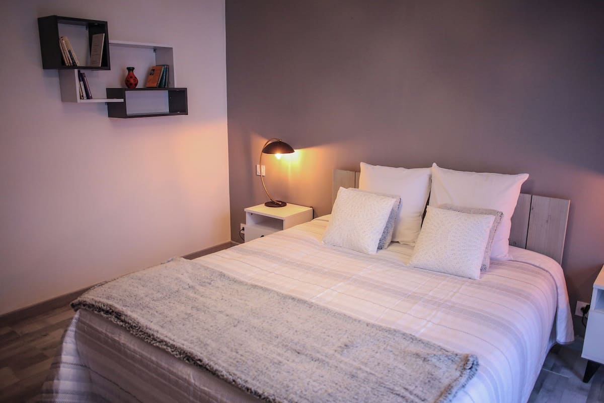 ห้องคลาสสิก, วิวสวน | เตารีด/โต๊ะรีดผ้า, Wi-Fi ฟรี, ผ้าปูที่นอน