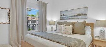 NEW Bonita Springs Retreat – Coastal Charm, Gated Pool & Minutes to the Beach!