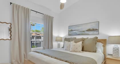 NEW Bonita Springs Retreat – Coastal Charm, Gated Pool & Minutes to the Beach!