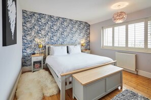 4 bedrooms, iron/ironing board, travel crib, WiFi - Host & Stay | Nyumbani (Saltburn-by-the-Sea)