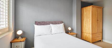 4 Schlafzimmer, Bügeleisen/Bügelbrett, Reisekinderbett, WLAN