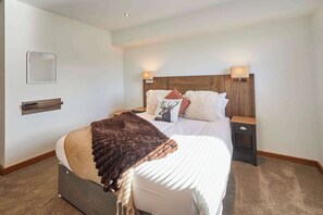3 bedrooms, iron/ironing board, travel cot, WiFi - Host & Stay | Dalby Lodge (Pickering)