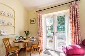 Cottage, 1 Bedroom (The Willows) | Living area