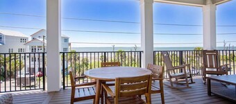 Joseph's Bay on Old 98 Elevator Private pool Beach