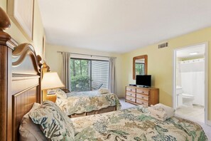 3 bedrooms, desk, iron/ironing board, WiFi