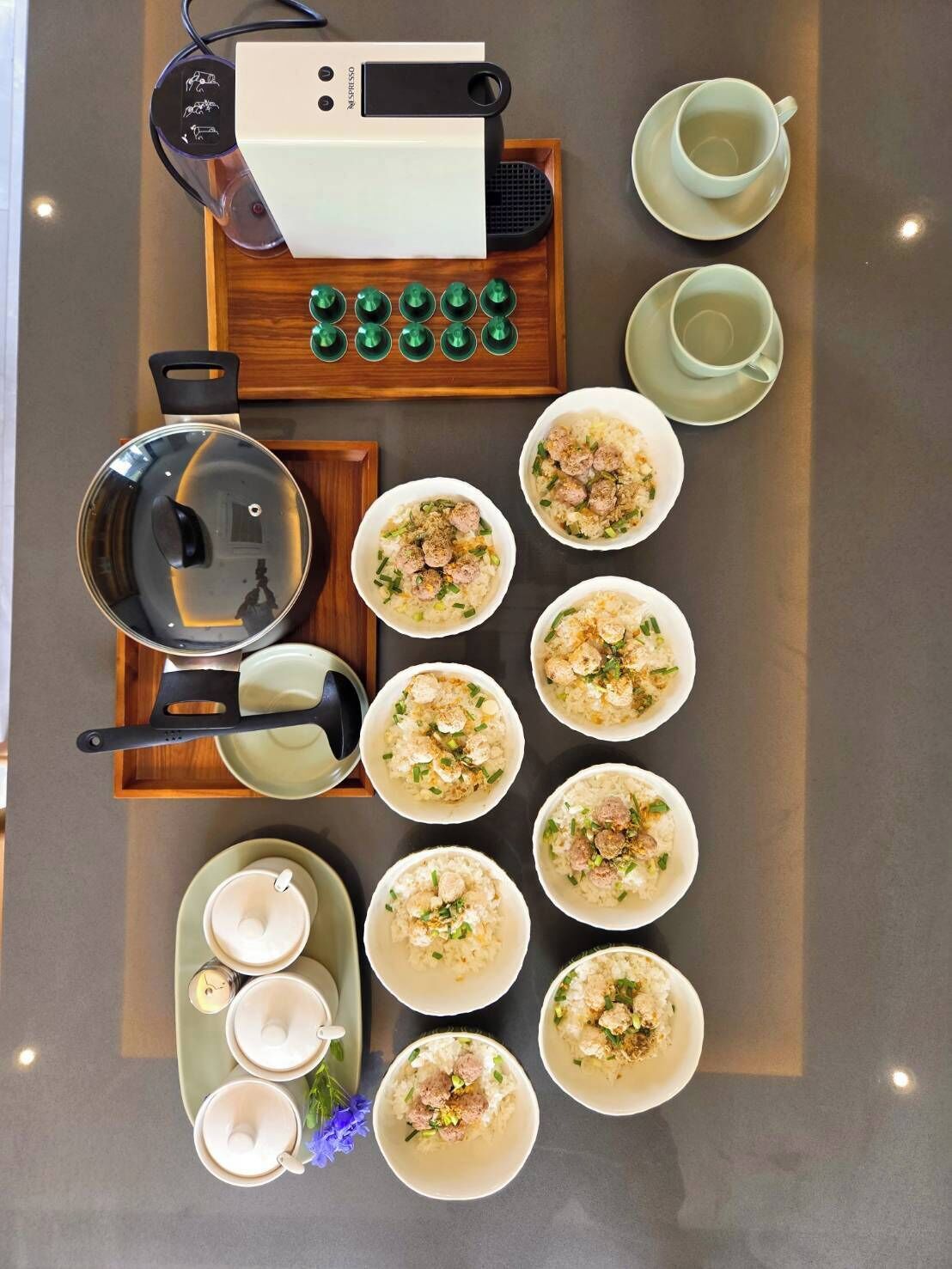 Makan di kamar