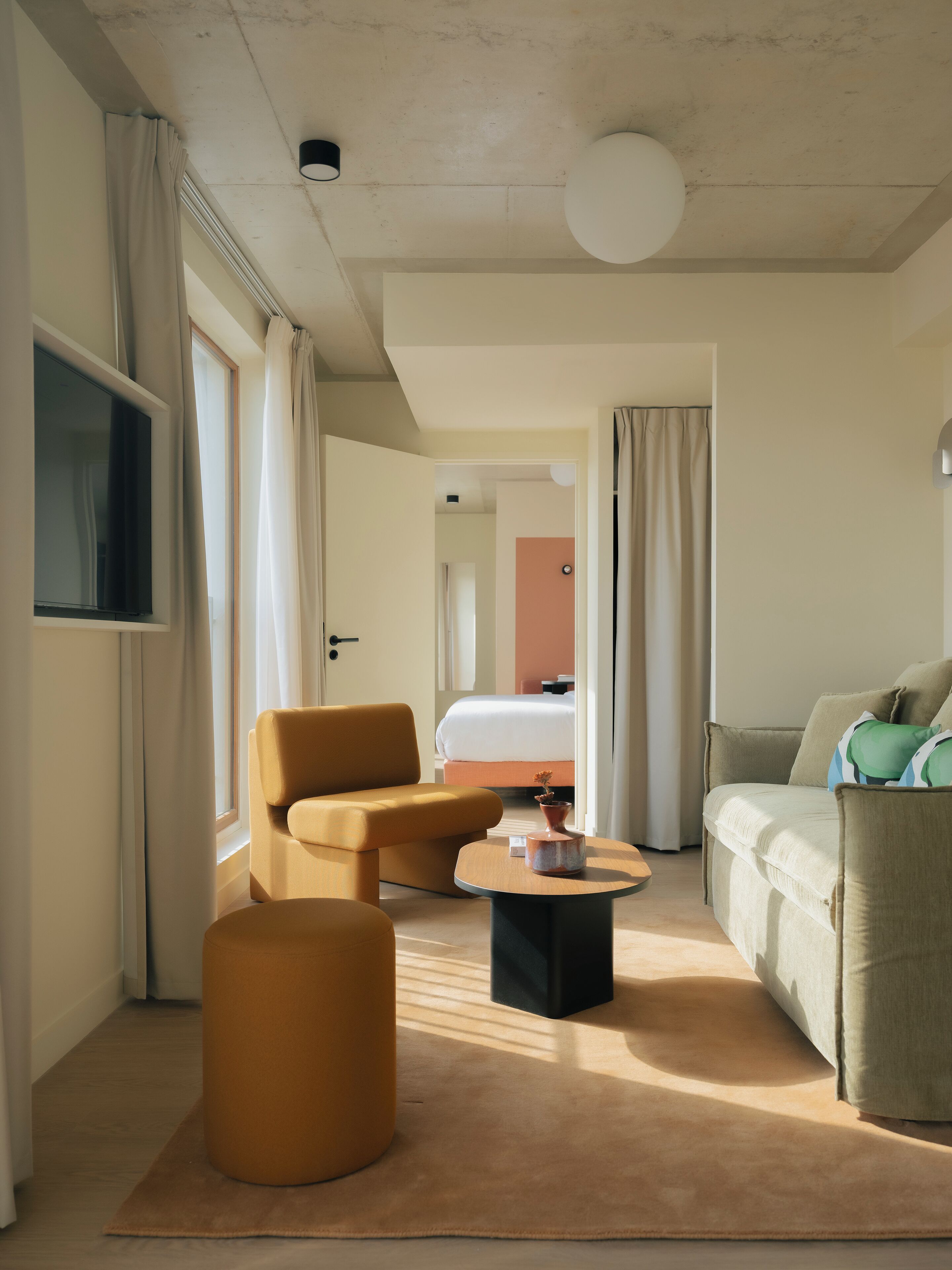 50-inch flat-screen TV with satellite channels, Netflix