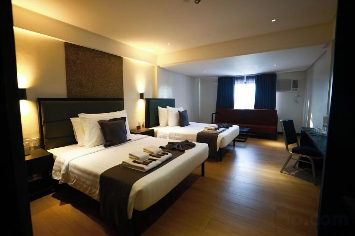 Desk, laptop workspace, free WiFi, bed sheets