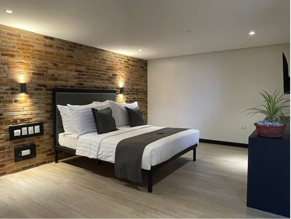 1 habitación, escritorio y espacio para trabajar con laptop 