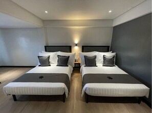 Deluxe Twin Room | 1 bedroom, desk, laptop workspace, free WiFi