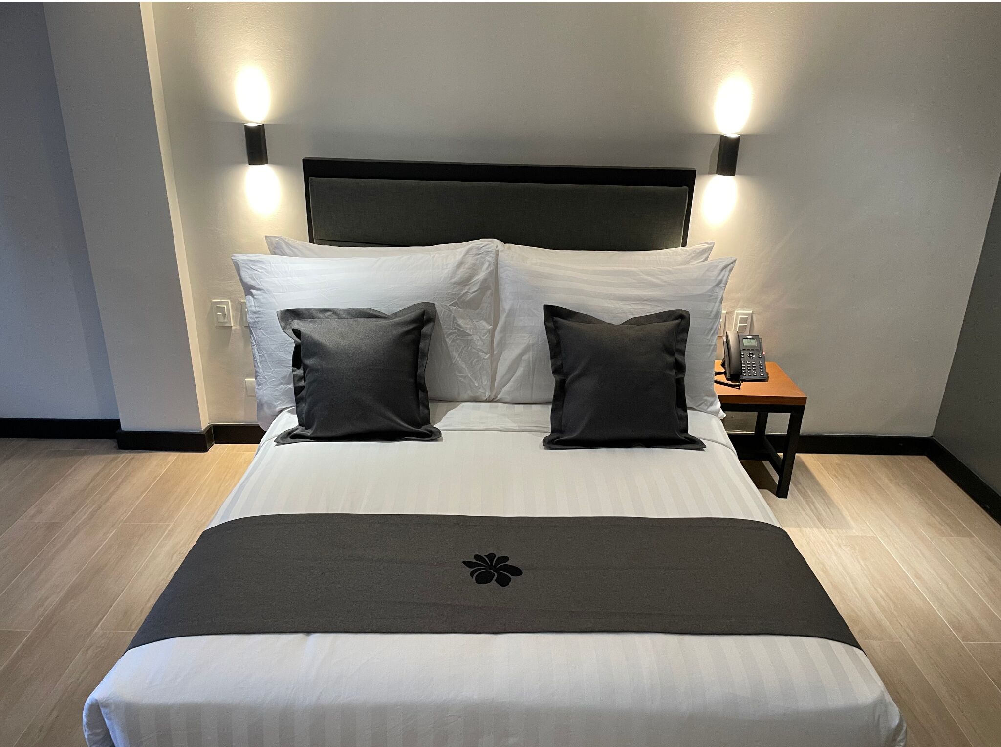 Deluxe Room | Desk, laptop workspace, free WiFi, bed sheets