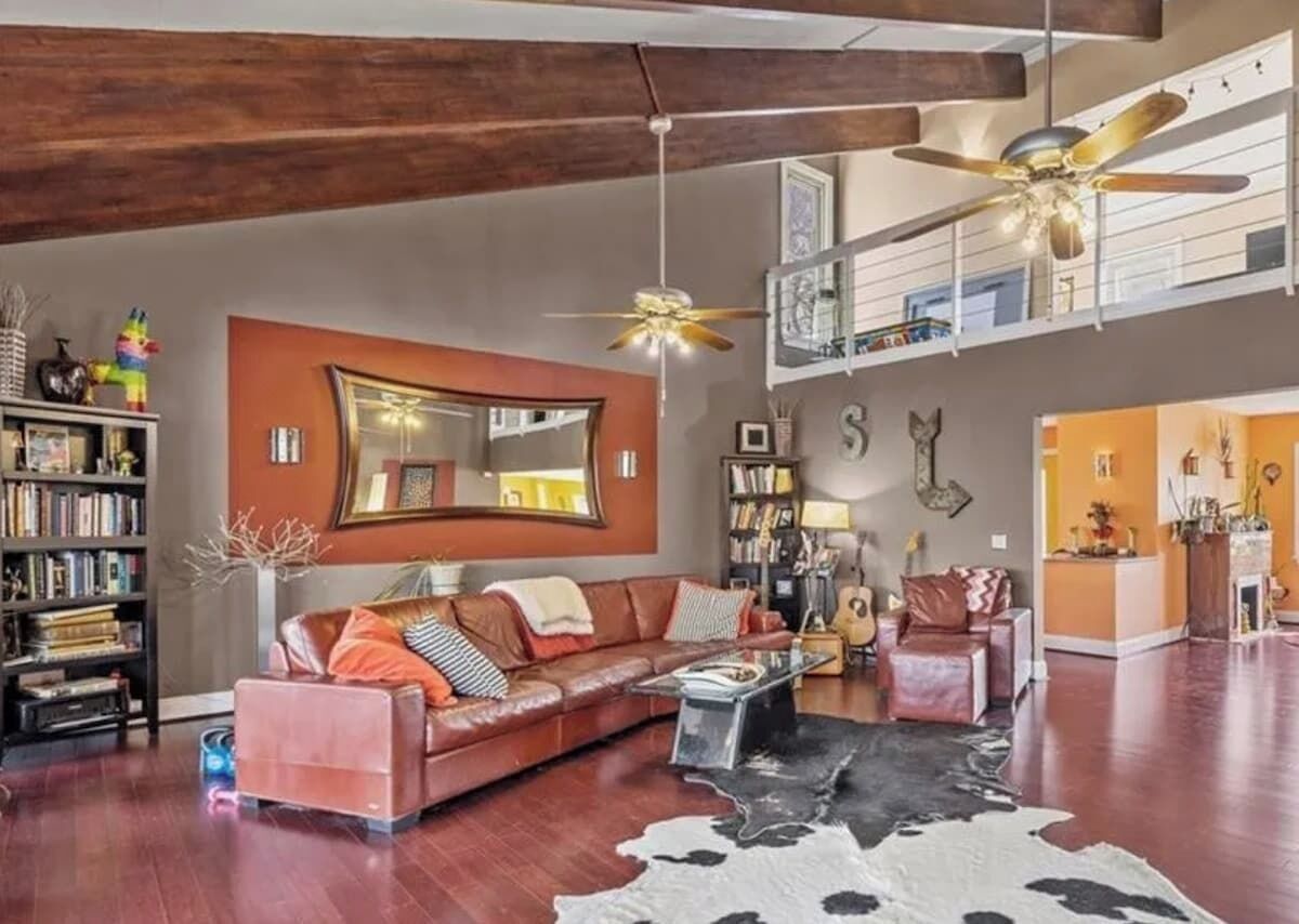 TV, fireplace, stereo, offices