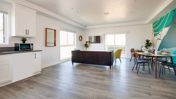 Interior - Luxury Townhome w/ Gated Parking & Private Balcony (Los Angeles)