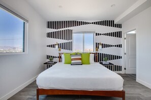 3 habitaciones, tabla de planchar con plancha, wifi y ropa de cama 