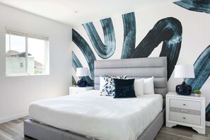 4 bedrooms, iron/ironing board, WiFi, bed sheets