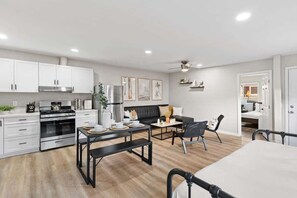 Interior - 175 Steps to Beach! Renovated 1BR w/ Parking & Patio (San Diego)