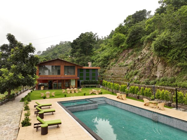 Alberca al aire libre 