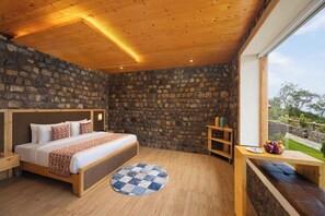 Basic-Zimmer, 1 King-Bett, Bergblick | Minibar, Bügeleisen/Bügelbrett, kostenloses WLAN, Bettwäsche