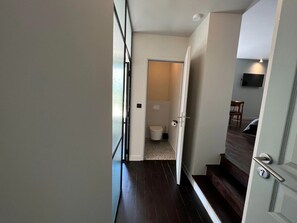 Comfort Double Room, Garden View | Bathroom | Hair dryer, towels - Le Petit Château (Baye)