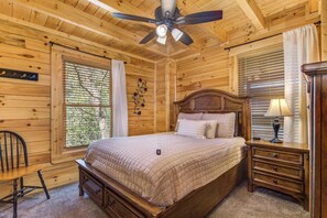 3 habitaciones, escritorio, tabla de planchar con plancha y wifi gratis