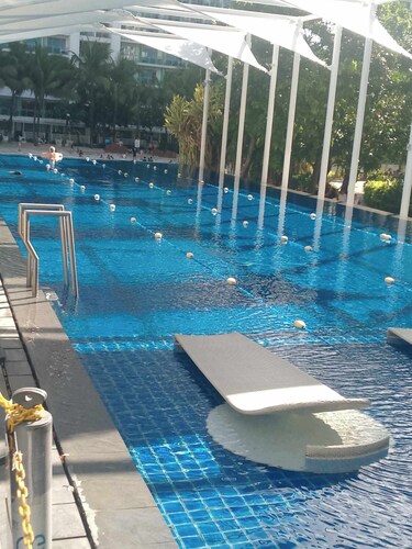 Modern 1-Bedroom Retreat in Parañaque – Ideal for Your Next Staycation