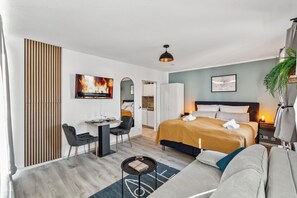 1 غرفة نوم ومكواة/لوح كي وواي فاي مجانًا وملاءات أسرّة